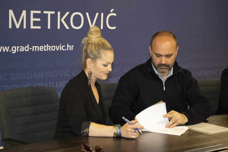 Predsjednica UCDPDN Leptirići potpisala ugovor sa gradom Metkovićem