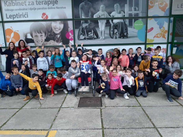 Prvašići u posjeti Leptirićima